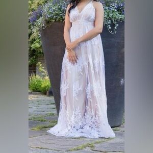 M boutique dress for sale. Size 4, white/lace dress. Worn only once